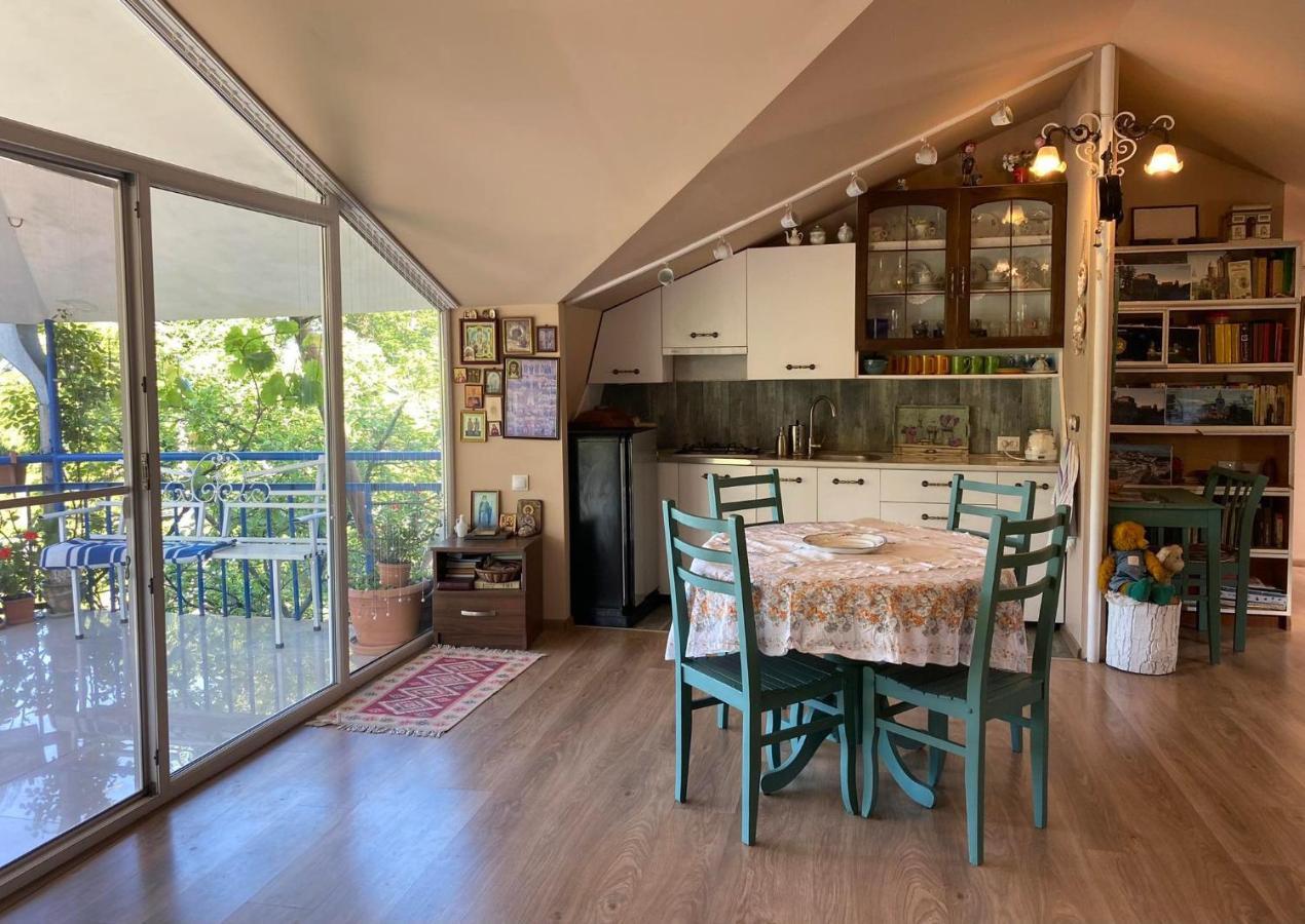 Nino'S Veranda Apartment テラヴィ エクステリア 写真