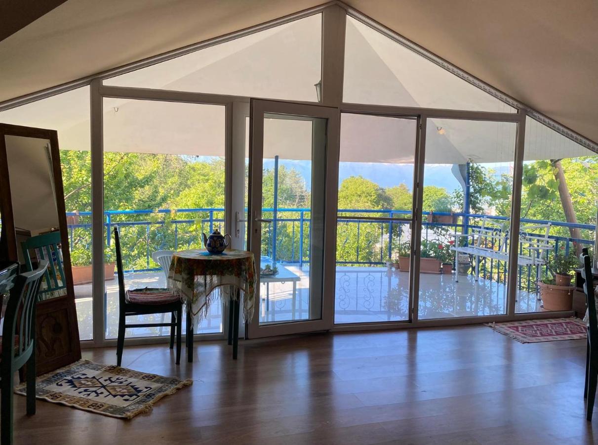 Nino'S Veranda Apartment テラヴィ エクステリア 写真